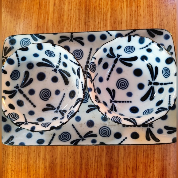 Black and White Dragonfly Patterned Dish Set